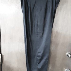 NEW BLACK CAPRI PANTS